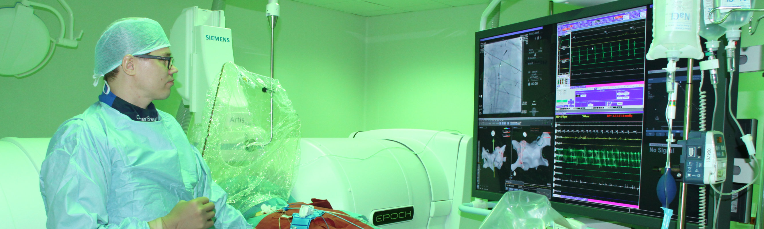 Dr Kaido Hanni kasutamas 3D piltdiagnostikaga varustatud robot-magnetnavigatsioonisüsteemi Stereotaxis