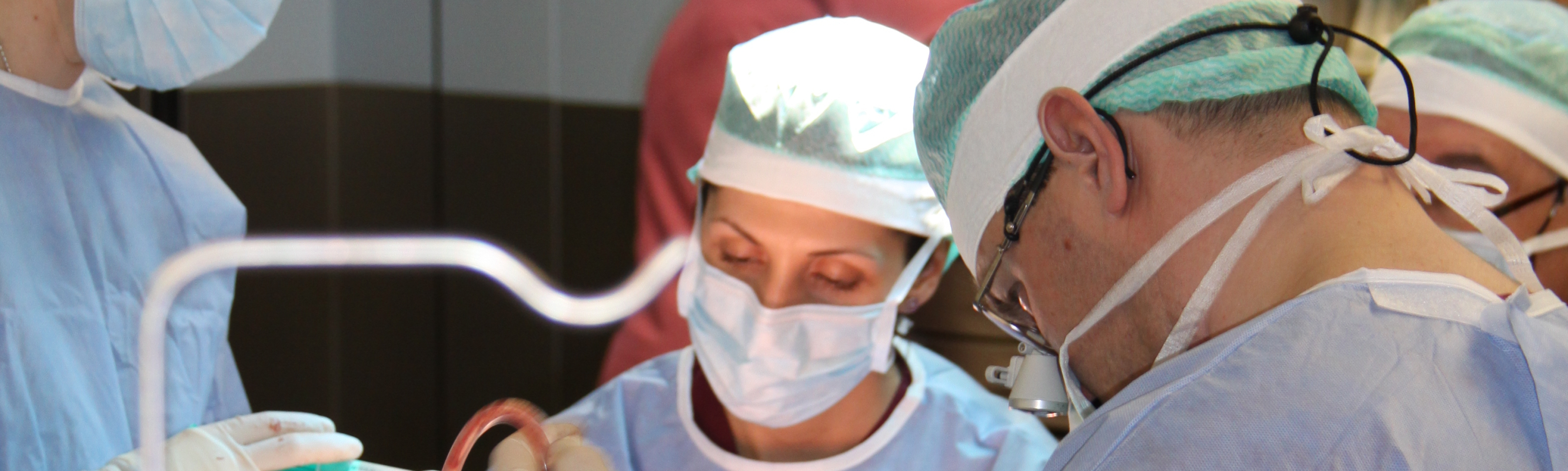 Dr Heleia Nestal Zibo operatsioonil