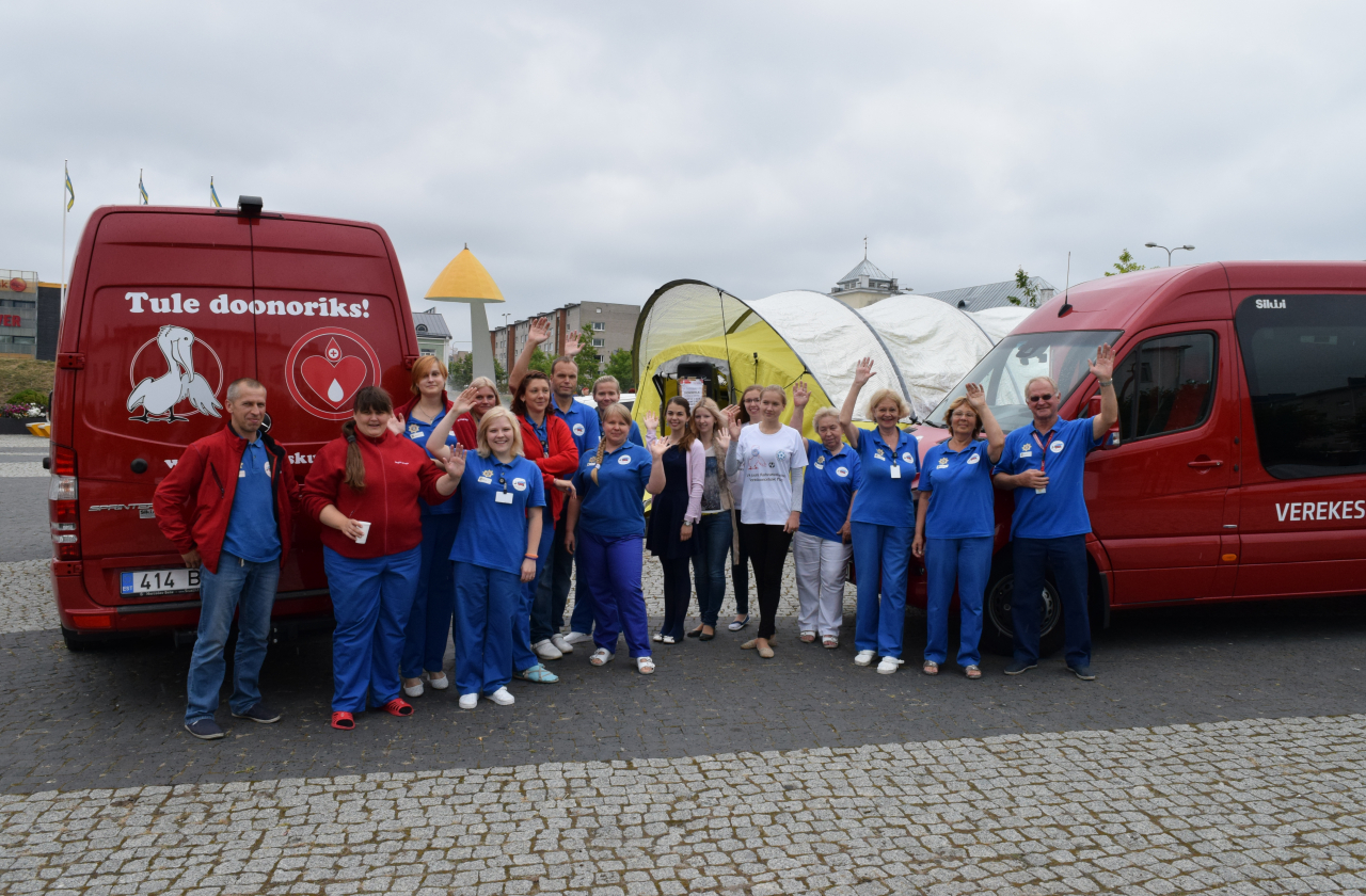 Regionaalhaigla verekeskuse töötajad Rakvere doonoritelgis 26. augustil