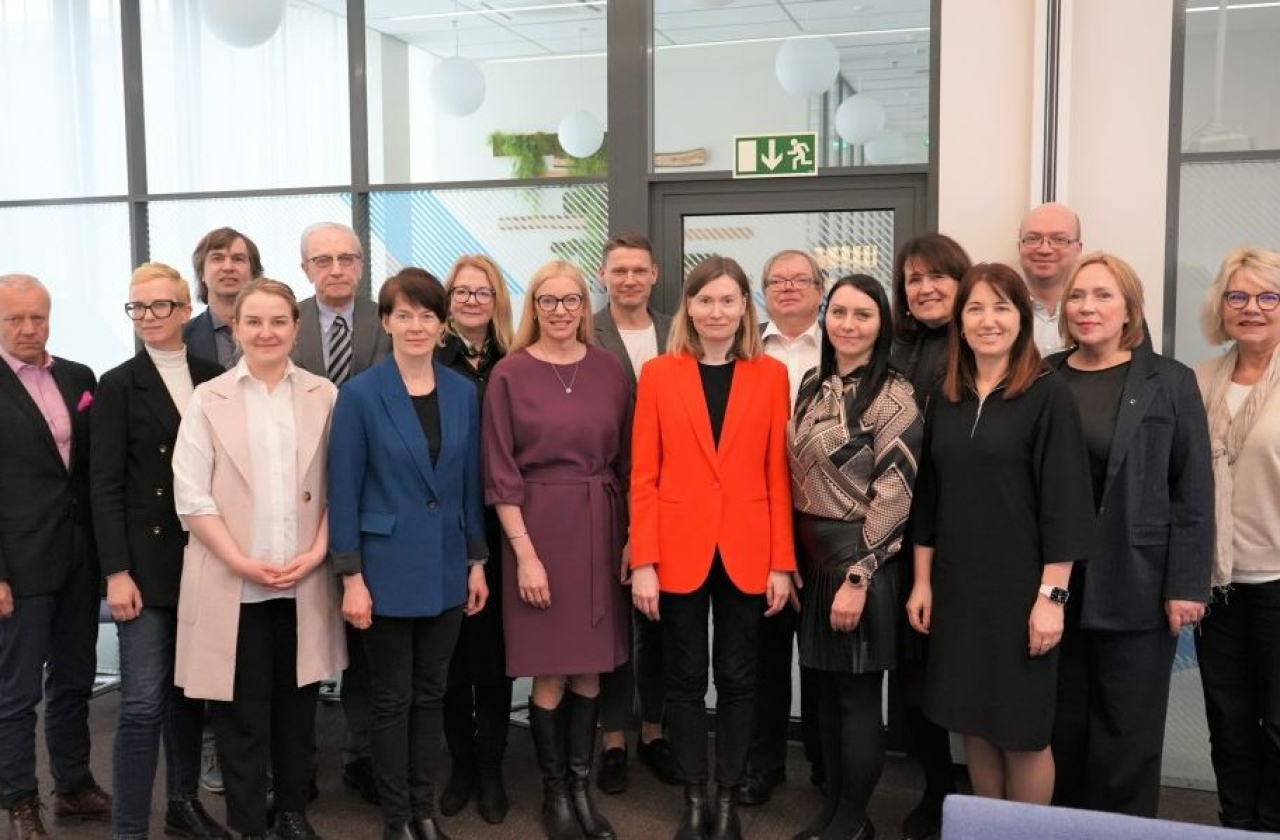 Tartu Ülikool ja Sotsiaalministeerium sõlmisid koostöölepingu, et luua Tartu Ülikooli meditsiiniteaduste valdkonna koosseisu Eesti vähikeskus, mille eesmärk on